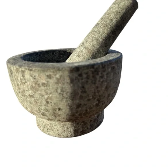 GRANITE MORTAR AND PESTLE SET – HAND-CARVED STONE GRINDER - Picture 5 of 8